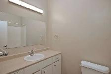 GREAT VALUE FOR 2 BEDROOM TOWNHOME IN NORTH LONDON - Photo 9
