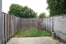 GREAT VALUE FOR 2 BEDROOM TOWNHOME IN NORTH LONDON - Photo 14