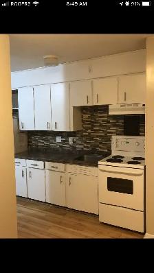 2 bedroom apartment for rent Sept. 1 west side (heat & hot water