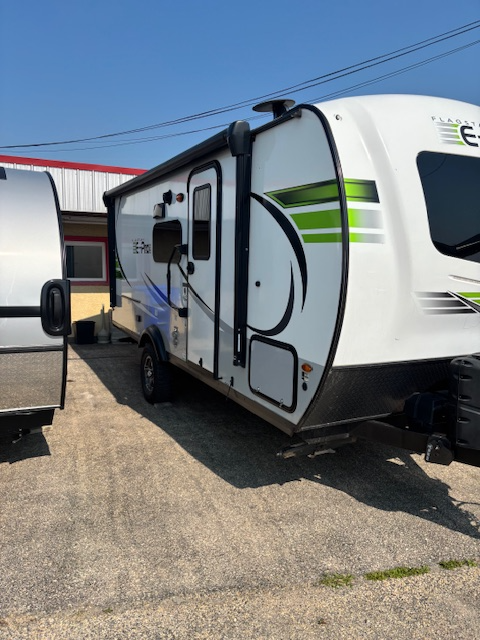 2021 FLAGSTAFF E-PRO 20BHS LOADED only $149.00 bi-weekly