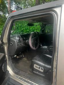 2005 Hummer H2. Champagne with black leather interior. Vortec V8 - Photo 5