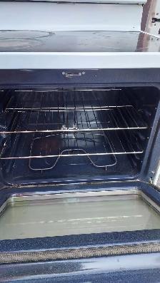 GE 30' Glass Top Stove | Week Price - Photo 2