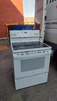 GE 30' Glass Top Stove | Week Price - Photo 3