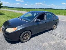 Hyundai Elantra - Photo 2