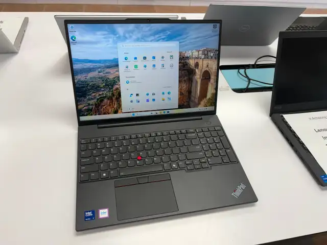 ThinkPad E16 G2 – Ultra 7 AI Beast! 16GB / 512GB – Next-Gen I