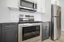 NEW Luxury 1 Bed Apartment - In the Heart of West Broadway! - Photo 2