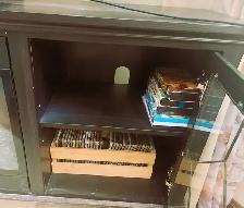 dark chocolate large features a built-in electric fireplace - Photo 2