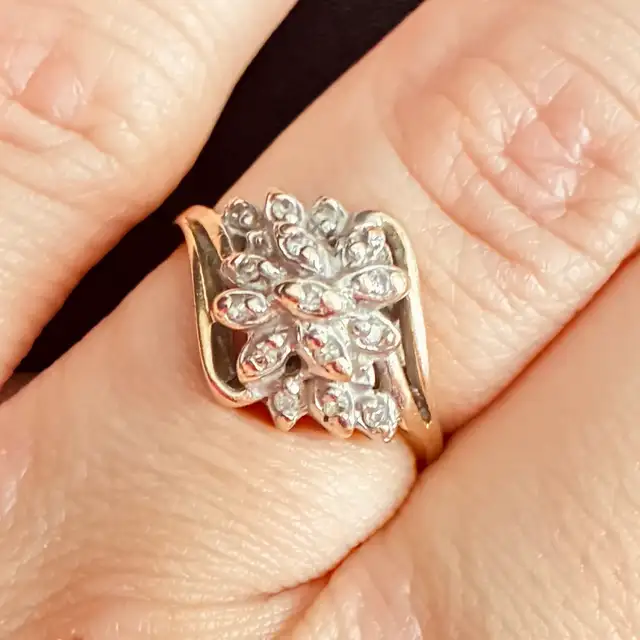 10k 1960-1970 vintage gold Diamond cluster Cocktail ring ( GLO)