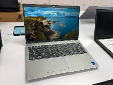Touchscreen Business Laptop: Dell Latitude 5520 Intel i5-11th