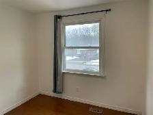 READY TODAY Room in London (near Algyle Mall)-$850 All inclusive - Photo 2