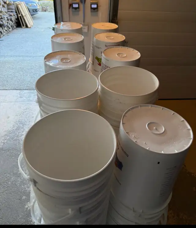 Food grade pails and lids  (100)