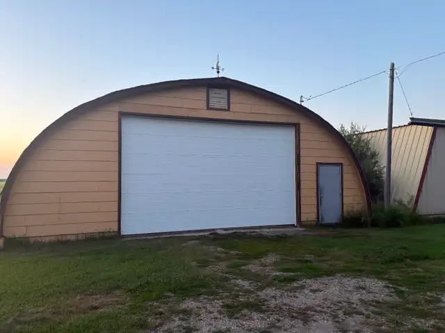 40sqft by 64sqft 2560sqft Heated Quonset For Lease