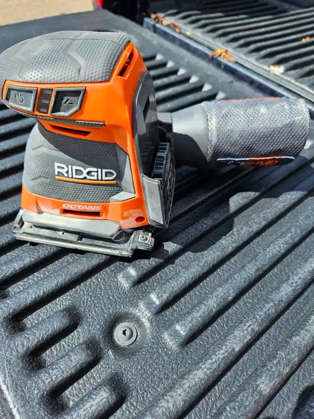 Ridgid 1/4 sheet Sander, like new, no battery. $ 30