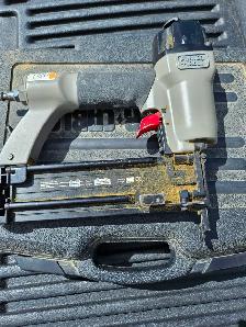 Porter Cable Brad nailer, 18 gauge, works great. $ 15 - Photo 3