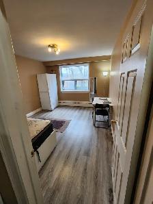 A Large furnished room utilities & wifi included, Wison-Bathurst