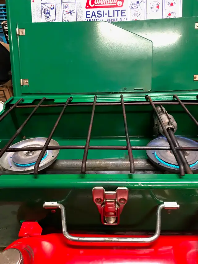 COLEMAN CAMPING STOVE