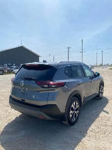 2021 Nissan Rogue SV - Photo 4
