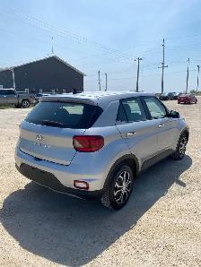 2020 Hyundai Venue Essential - Photo 5
