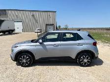 2020 Hyundai Venue Essential - Photo 8