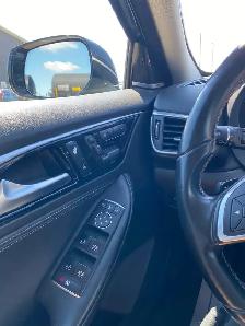 2017 Infiniti QX30 - Photo 17