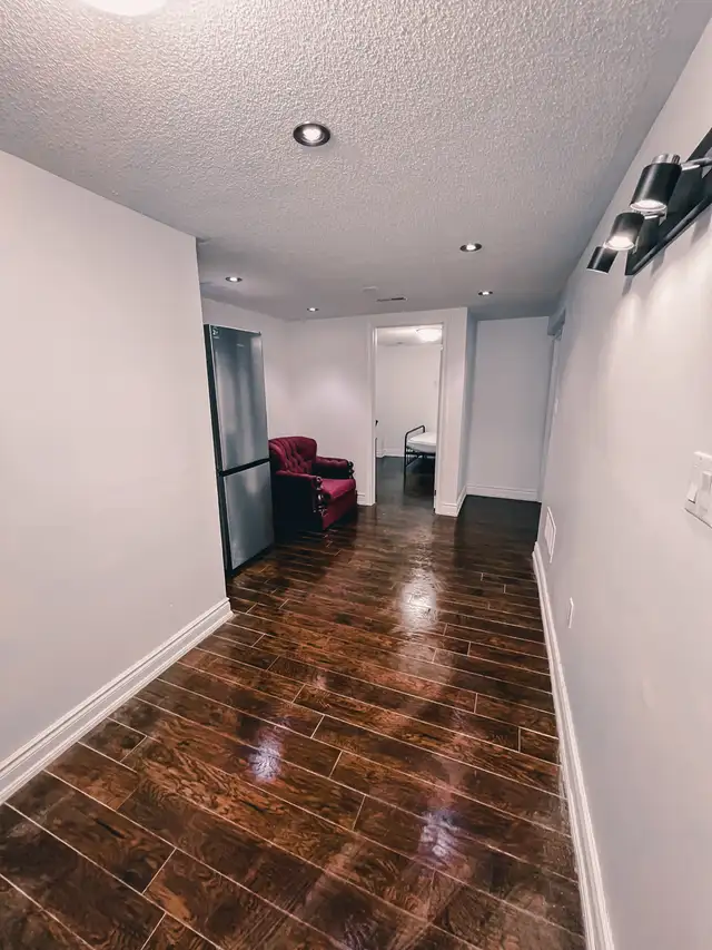 Basement with separate entrance for rent in Scarborough