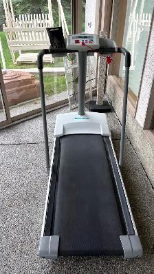 Life FitnessTreadmill