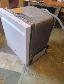 Brand new GE dishwasher $300 obo - Photo 4