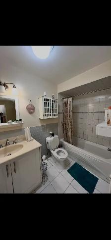 DISCOUNT!! Room Near Finch & Victoria Park | Females Only - Photo 5