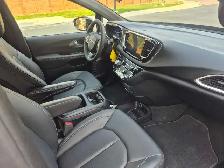 CHRYSLER GRAND CARAVAN SXT 2025 - Photo 8