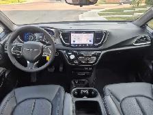 CHRYSLER GRAND CARAVAN SXT 2025 - Photo 9