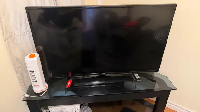 50 inch Samsung LED TV for sale with TV stand