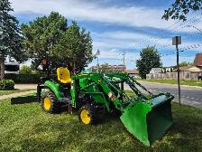 John Deere 1023E Subcompact Utility Tractor