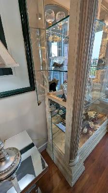 Neoclassical Curio Cabinet - Photo 3