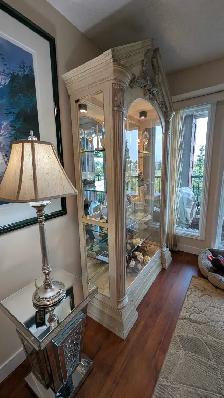 Neoclassical Curio Cabinet - Photo 4