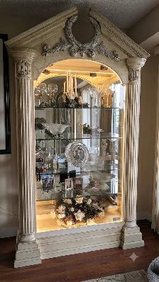 Neoclassical Curio Cabinet - Photo 5
