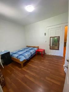 Cozy couple room in eastyork available from Aug 29th