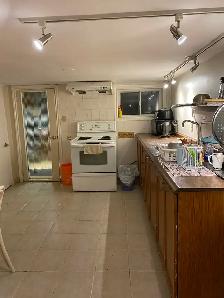Cozy couple room in eastyork available from Aug 29th - Photo 6