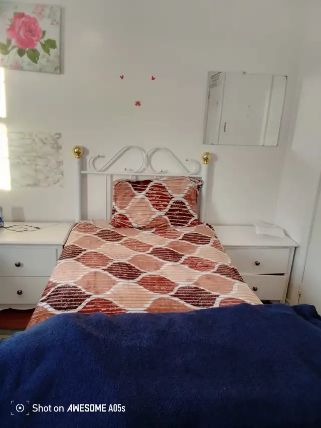 Room for rent in sharing