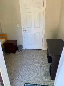 Room for rent at Dundas and Bathurst - Photo 2