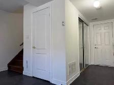 Modern Townhouse Near Woodbine Beach For Rent - Photo 2