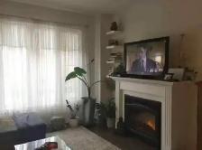 Modern Townhouse Near Woodbine Beach For Rent - Photo 5