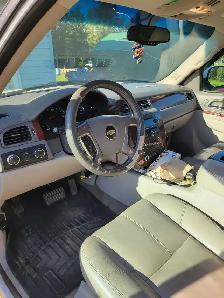 2012 chevy suburban 1500 lt - Photo 4