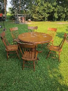 Table & Chairs