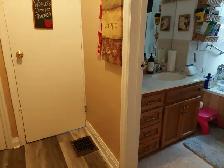 Smoke-Free U Welcome 2Share 2bdrm Home SEPT 1st - Photo 3
