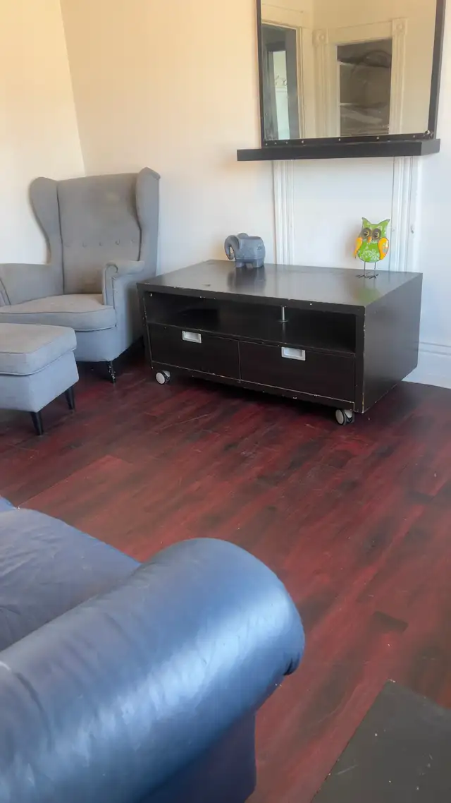 All utilities included/ near 36 st & 17 ave SE/ 15 min Downtown