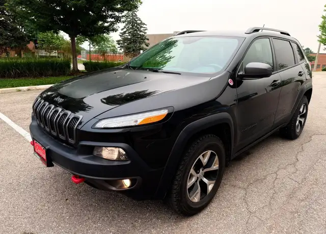 2015 Jeep Cherokee Trailhawk 4dr SUV 4WD (2.4L 4cyl 9A)