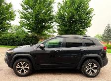 2015 Jeep Cherokee Trailhawk 4dr SUV 4WD (2.4L 4cyl 9A) - Photo 11