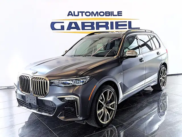 2022 BMW X7 M50i Premium Package