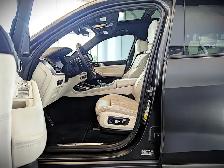 2022 BMW X7 M50i Premium Package - Photo 15