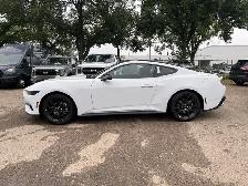2026 Ford Mustang Coupe - Photo 4